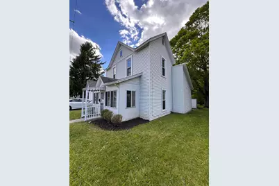 221 N Hayes Street, Bellefontaine, OH 43311 - Photo 2