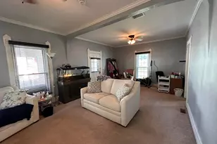 221 N Hayes St, Bellefontaine, OH 43311 - Photo 4