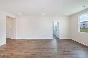 329 Honeysuckle St, South Bloomfield, OH 43103 - Photo 8