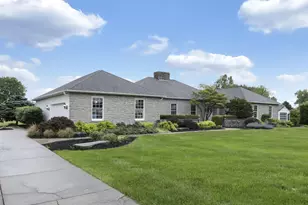 3588 Thornhill Ln, Grove City, OH 43123 - Photo 2