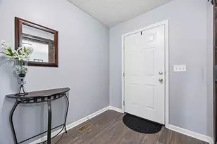 1926 Sulton Ct, Grove City, OH 43123 - Photo 4