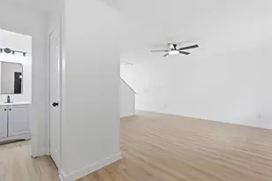 3832 Willowswitch Ln, Columbus, OH 43207 - Photo 2