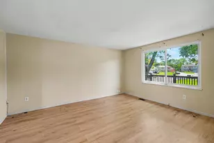 106 Walden Farm Cir, Englewood, OH 45322 - Photo 4