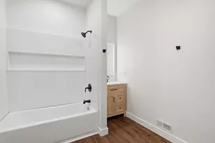 72 E Main St, Zanesville, OH 43701 - Photo 16