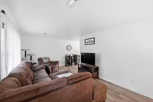 2655 Lisa Kim Ln, Nashport, OH 43830 - Photo 6