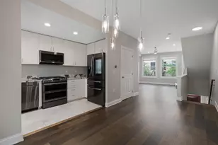 818 N 4th St, Columbus, OH 43215 - Photo 10