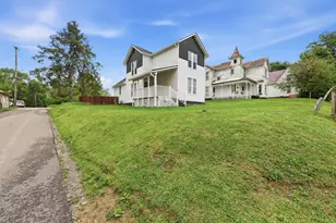 418 N Pleasant St, New Lexington, OH 43764 - Photo 2