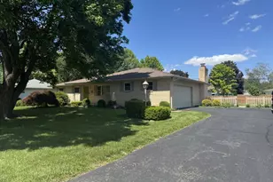 10038 Melody Ln, Pickerington, OH 43147 - Photo 2