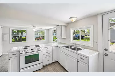 109 Beacon Light Lane, Buckeye Lake, OH 43008 - Photo 2