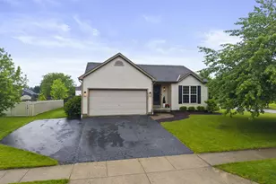 9133 Longstone Dr, Lewis Center, OH 43035 - Photo 2