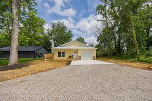 5719 Dahlia Dr NE, Thornville, OH 43076 - Photo 2