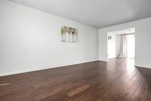 97 Stornoway Dr W, Columbus, OH 43213 - Photo 6