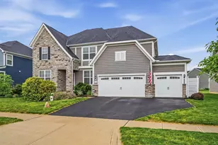 555 Crick Stone Dr, Delaware, OH 43015 - Photo 1
