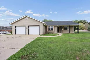 1607 Doaks Ln, Zanesville, OH 43701 - Photo 2