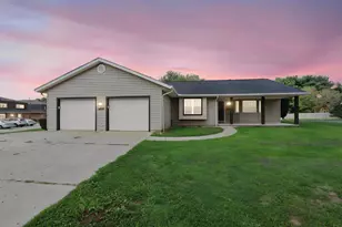 1607 Doaks Ln, Zanesville, OH 43701 - Photo 1