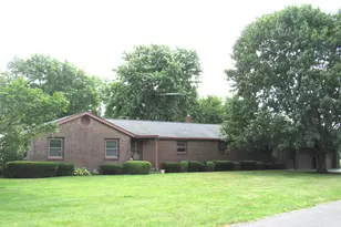 330 Northview Dr, London, OH 43140 - Photo 2
