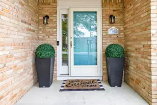 3308 Woods Mill Dr, Hilliard, OH 43026 - Photo 2