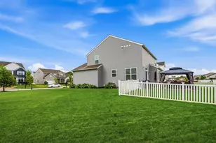 1275 Meadow View Dr, Marysville, OH 43040 - Photo 10