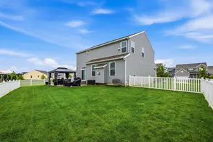 1275 Meadow View Dr, Marysville, OH 43040 - Photo 8