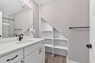 176 E Weber Rd, Columbus, OH 43202 - Photo 98