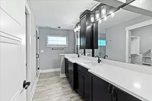 176 E Weber Rd, Columbus, OH 43202 - Photo 16
