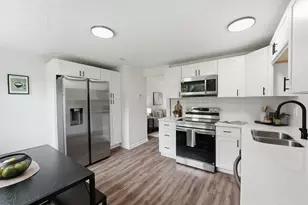 2390 Daleton Pl, Columbus, OH 43232 - Photo 12