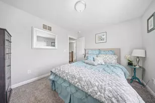 2100 Emmys Way, Columbus, OH 43228 - Photo 32