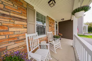 2100 Emmys Way, Columbus, OH 43228 - Photo 4