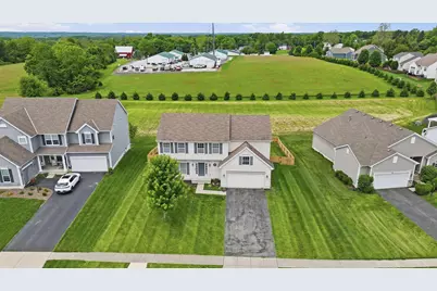 163 Terrier Court, Pataskala, OH 43062 - Photo 2