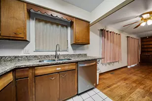 1393 Bellflower Ave, Columbus, OH 43204 - Photo 6