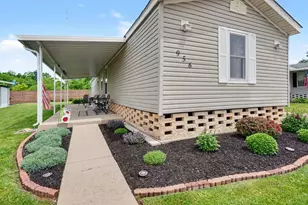 956 Scarlett Ln, Columbus, OH 43207 - Photo 2