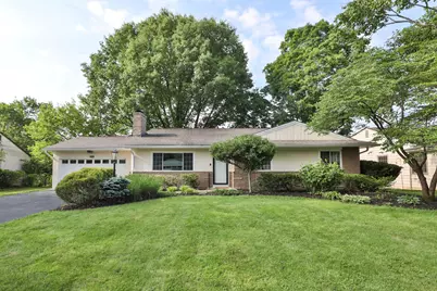 689 Beautyview Court, Columbus, OH 43214 - Photo 2
