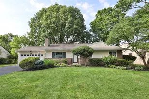 689 Beautyview Ct, Columbus, OH 43214 - Photo 2