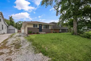 2758 Beulah Rd, Columbus, OH 43211 - Photo 4