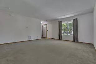 5724 Galveston Dr, Columbus, OH 43228 - Photo 4