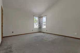 5724 Galveston Dr, Columbus, OH 43228 - Photo 16