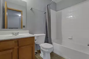 5724 Galveston Dr, Columbus, OH 43228 - Photo 24