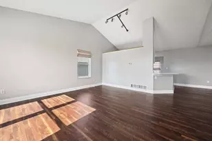 2410 Rock Creek Ct, Grove City, OH 43123 - Photo 8