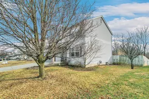 1602 Covina Dr, Columbus, OH 43228 - Photo 4