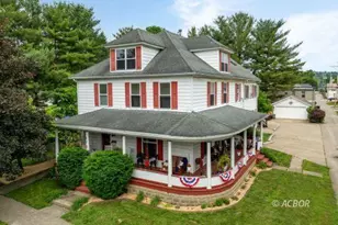 172 N Mulberry St, Logan, OH 43138 - Photo 1