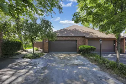 2160 Coach Road N #9, Columbus, OH 43220 - Photo 1