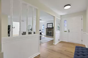 2160 Coach Rd N, Columbus, OH 43220 - Photo 10