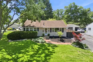 2257 Fishinger Rd, Columbus, OH 43221 - Photo 2