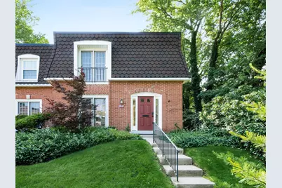 2840 Chateau Circle S #28, Columbus, OH 43221 - Photo 2