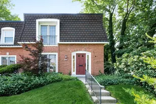 2840 Chateau Cir S, Columbus, OH 43221 - Photo 2