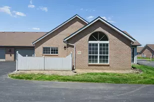 4969 Meadow Run Dr, Hilliard, OH 43026 - Photo 2