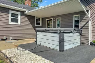 1552 Grimes Cir, Urbana, OH 43078 - Photo 8
