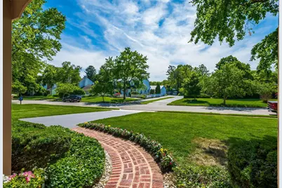 4350 Crown Point Drive, Columbus, OH 43220 - Photo 8