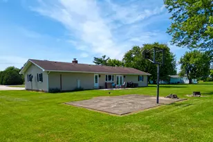 3554 Knight Rd NE, Washington Court House, OH 43160 - Photo 8