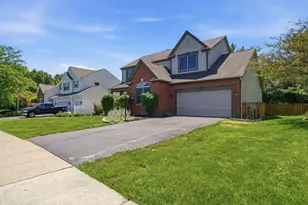7176 Sherbrook Dr, Westerville, OH 43082 - Photo 2